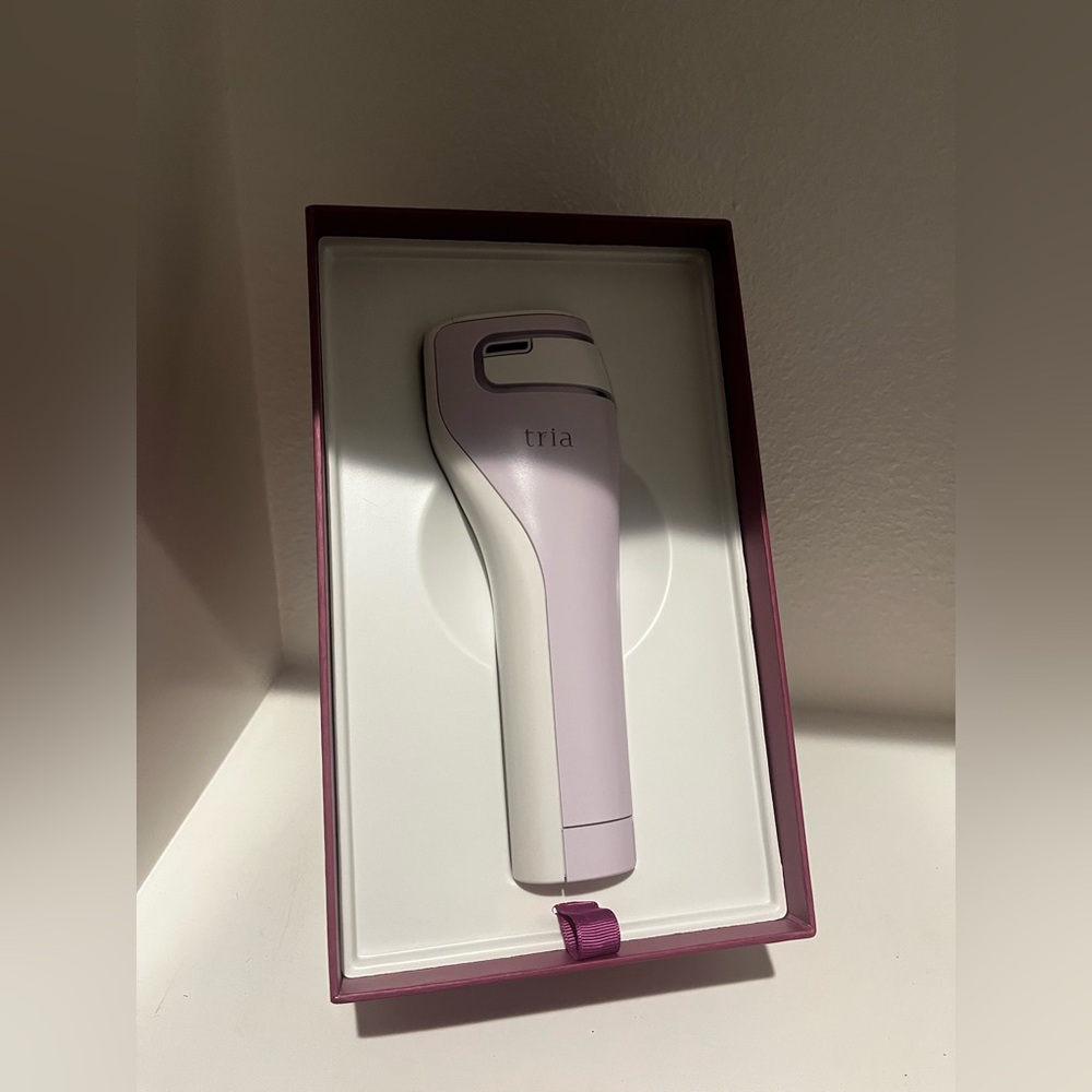 NIB Tria Age Defying Laser - Picture 3 of 5